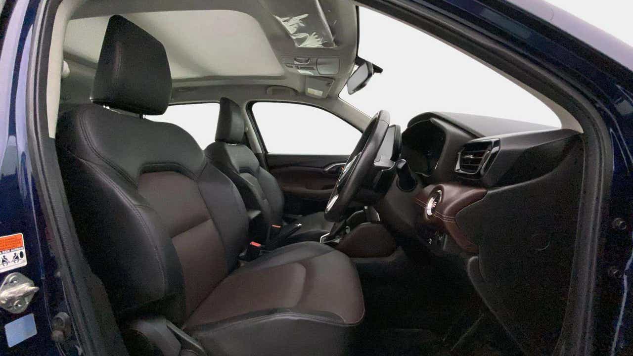 Front interior view of a Maruti Suzuki Grand Vitara