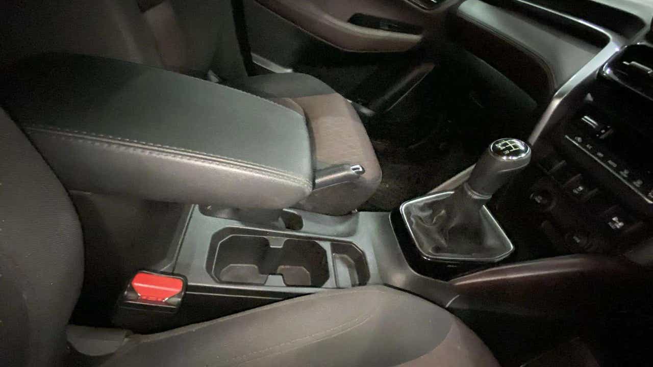 Interior center console and gear shifter of a Maruti Suzuki Grand Vitara