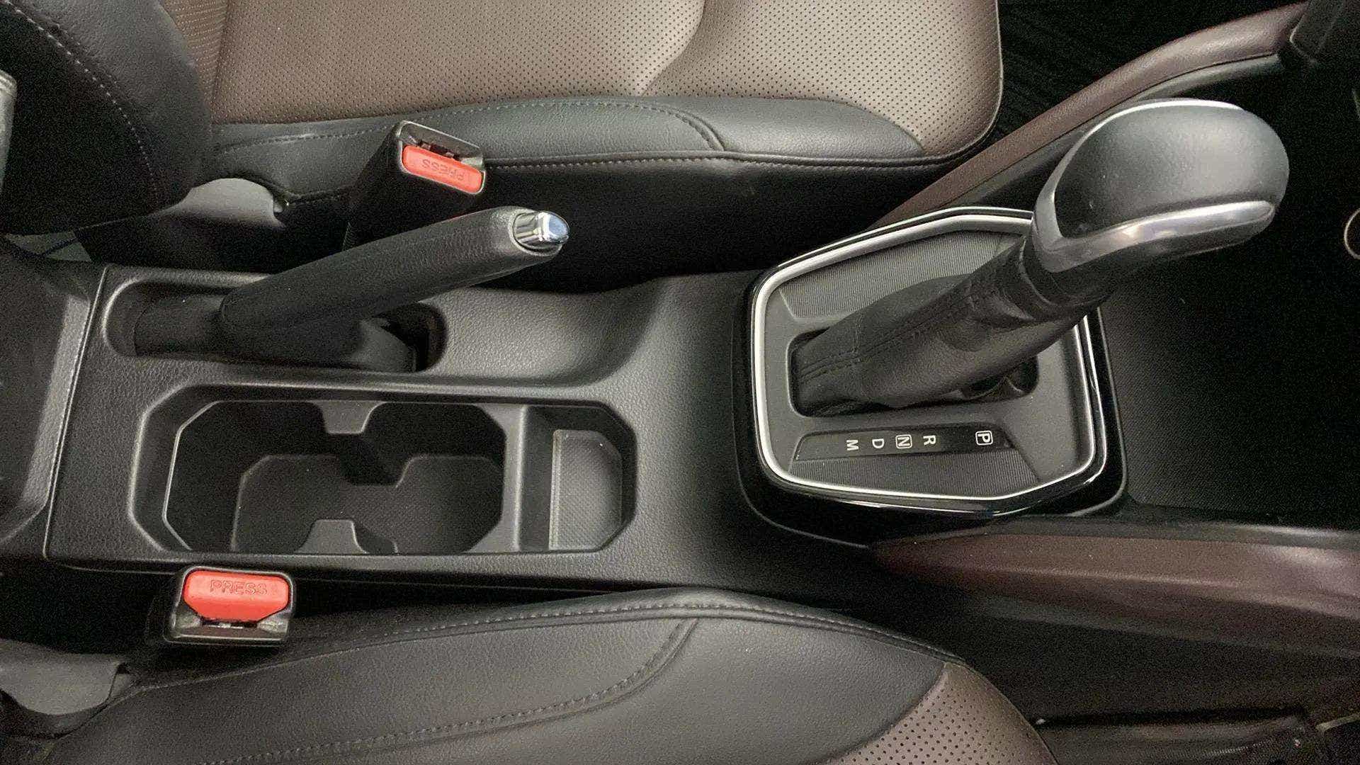 Center console and gear lever of a Maruti Suzuki Grand Vitara