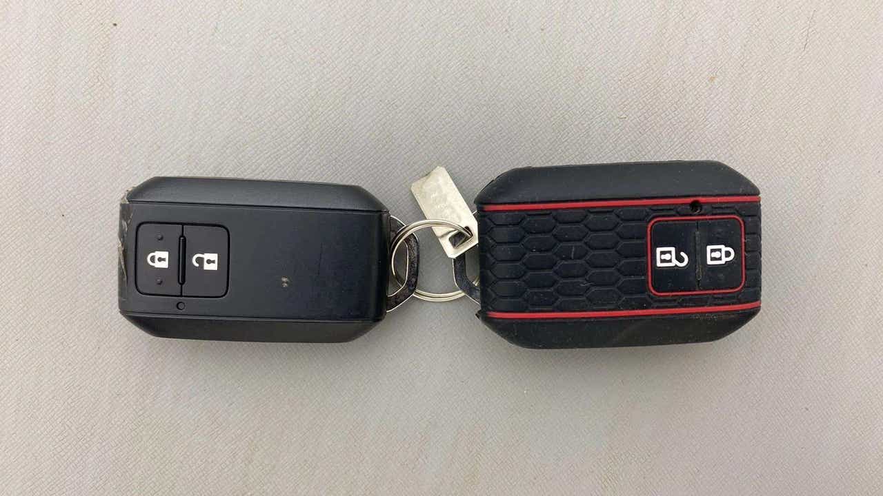 Close-up of car key fobs for a Maruti Suzuki Grand Vitara
