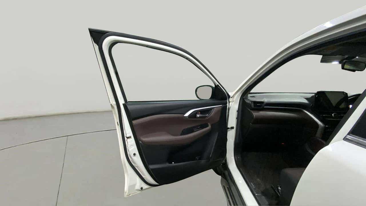 Front passenger door open view of a Maruti Suzuki Grand Vitara