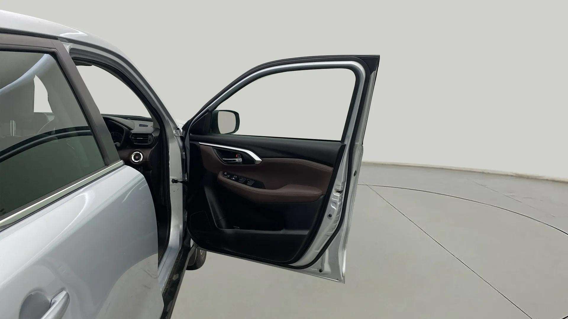 Driver door view of a Maruti Suzuki Grand Vitara