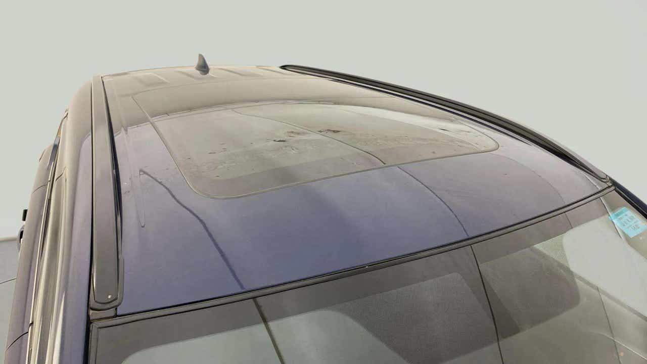Sunroof close-up of a Maruti Suzuki Grand Vitara