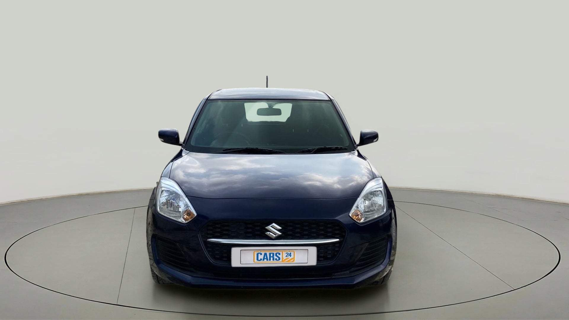 Front view of a maruti suzuki swift 2021 - 2023