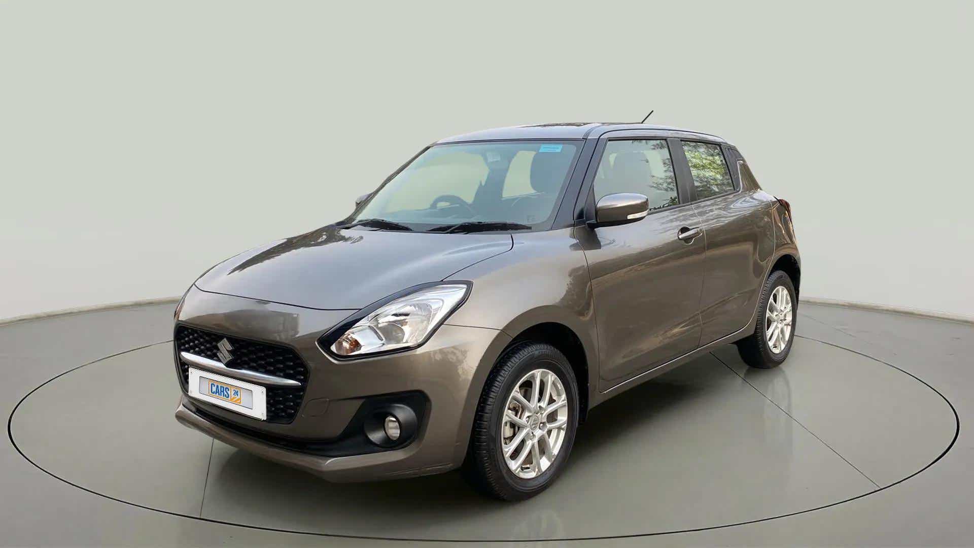 Front three-quarter view of a Maruti Suzuki Swift 2021 - 2023