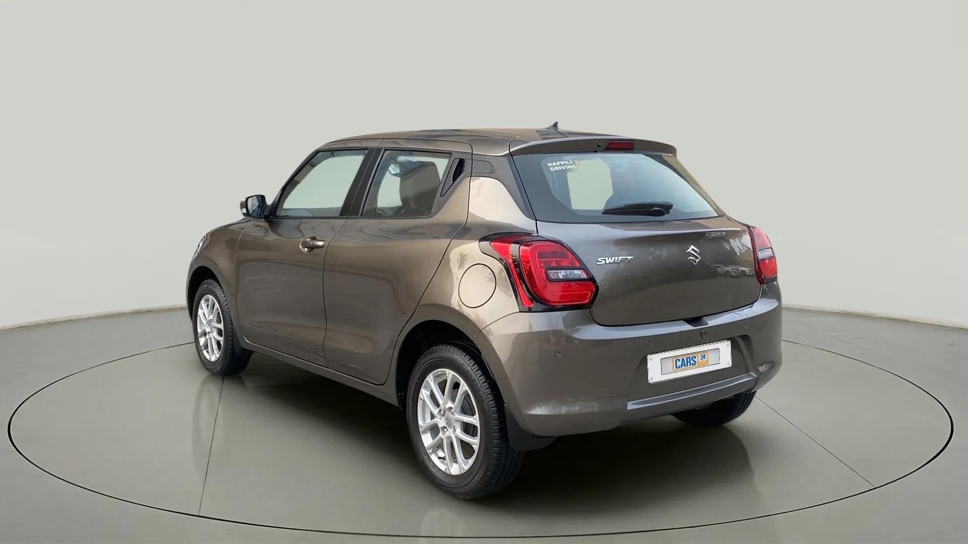 Rear three-quarter view of a Maruti Suzuki Swift 2021 - 2023