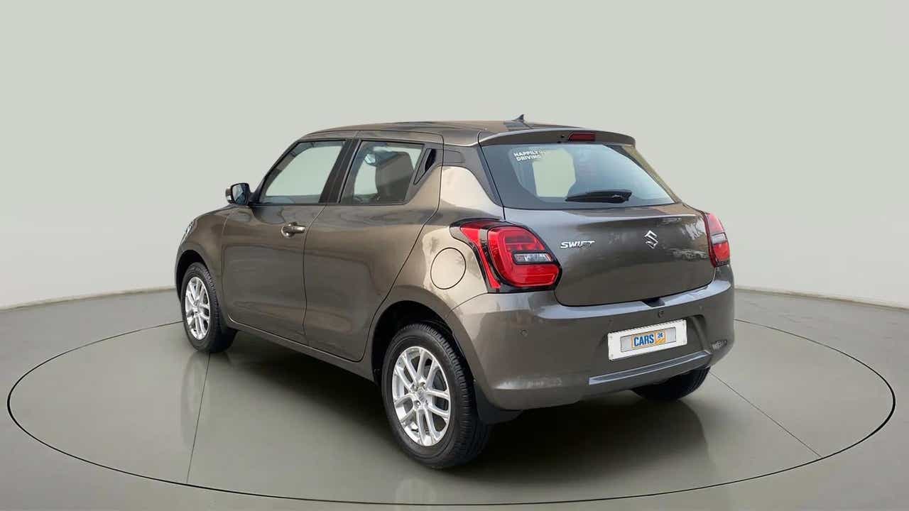 Rear three-quarter view of a Maruti Suzuki Swift 2021 - 2023