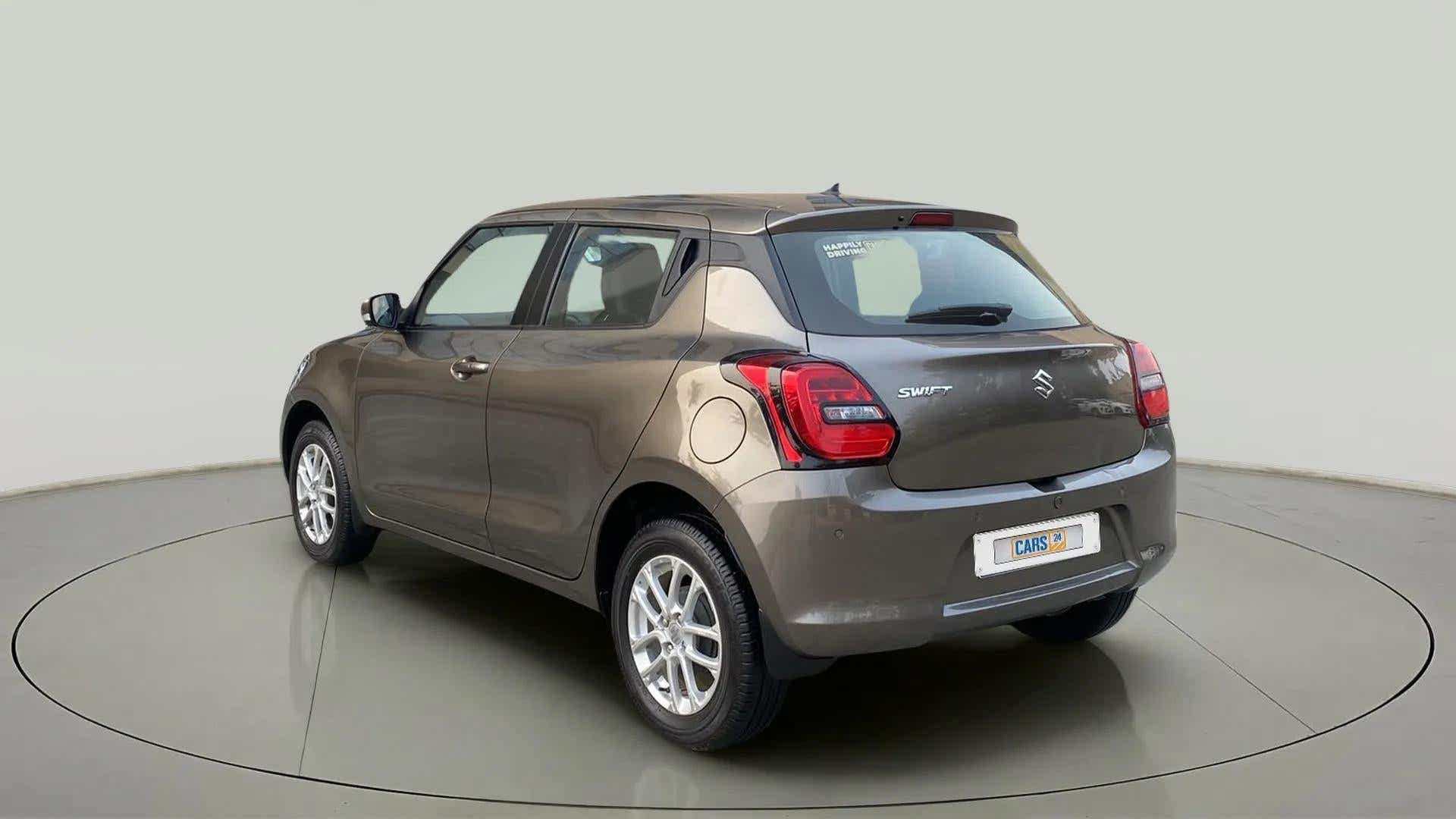 Rear three-quarter view of a Maruti Suzuki Swift 2021 - 2023