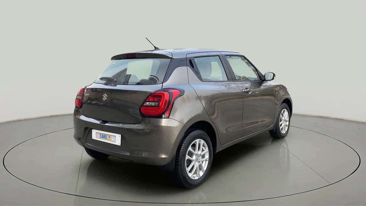 Rear three-quarter view of a Maruti Suzuki Swift 2021 - 2023