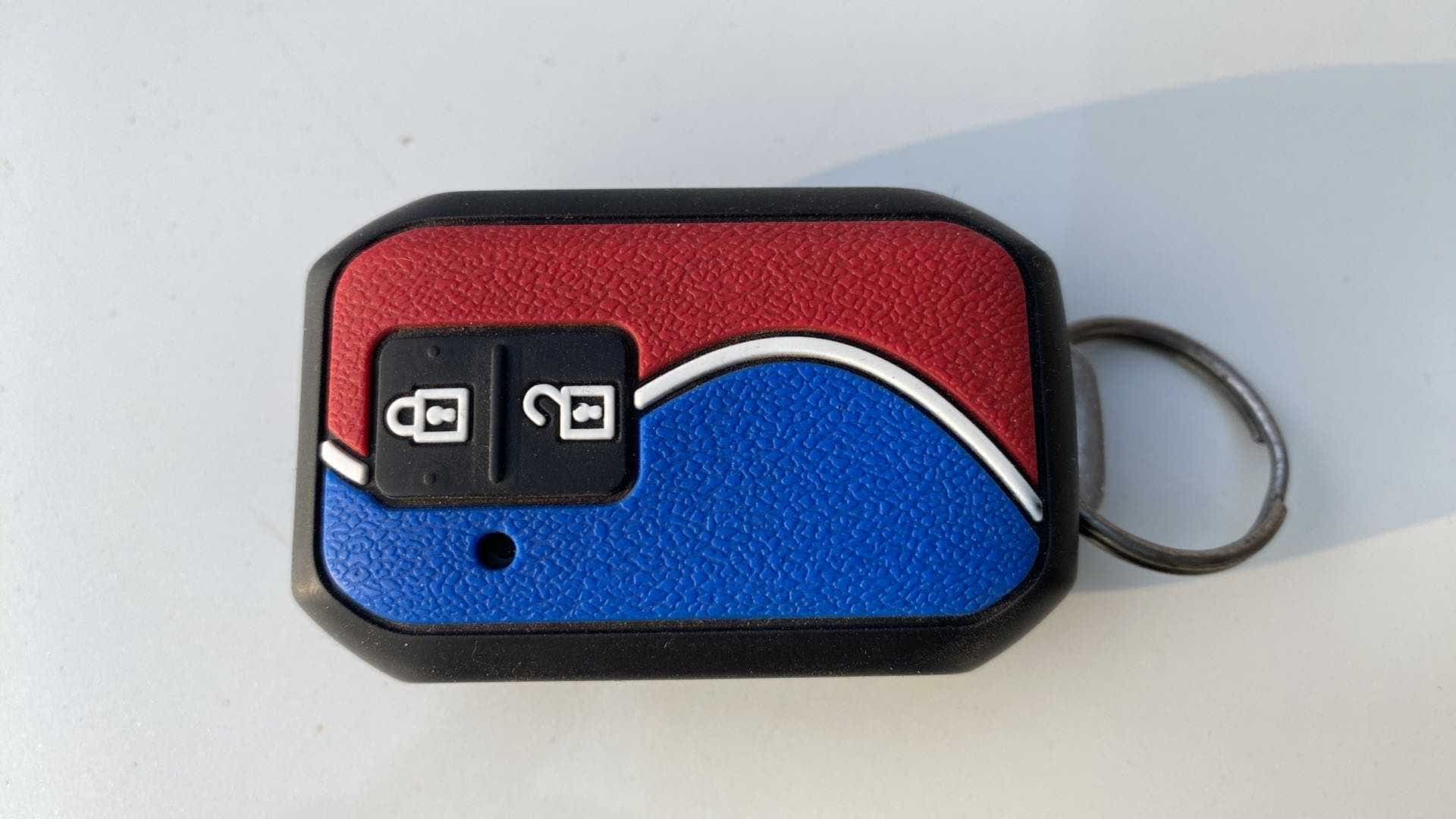 Top view of a Maruti Suzuki Swift 2021 - 2023 key fob