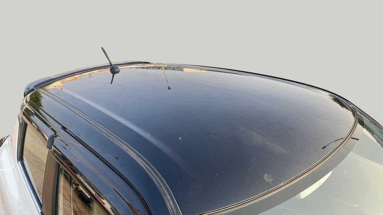 Roof view of a maruti suzuki swift 2021 - 2023