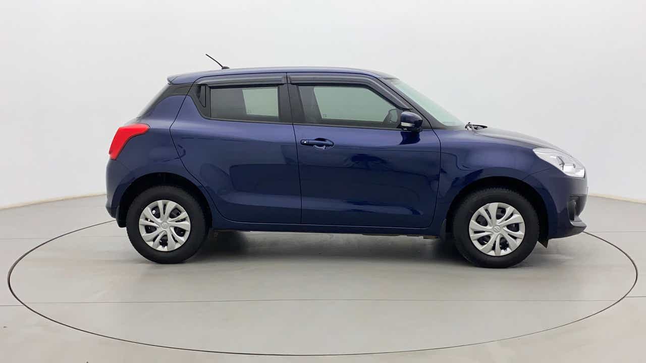 Side view of a Maruti Suzuki Swift 2021 - 2023