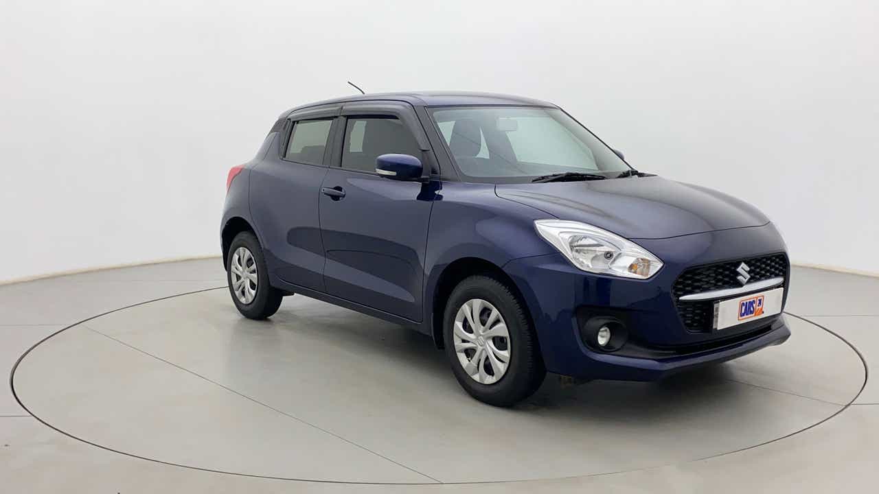 Front three-quarter view of a Maruti Suzuki Swift 2021 - 2023