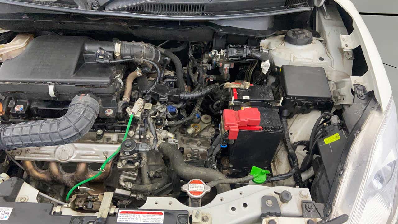 Engine bay of a Maruti Suzuki Swift