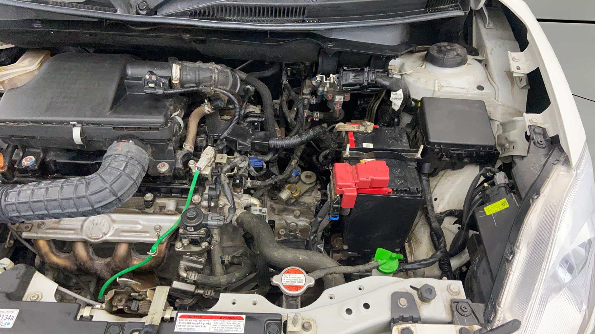Engine bay of a Maruti Suzuki Swift