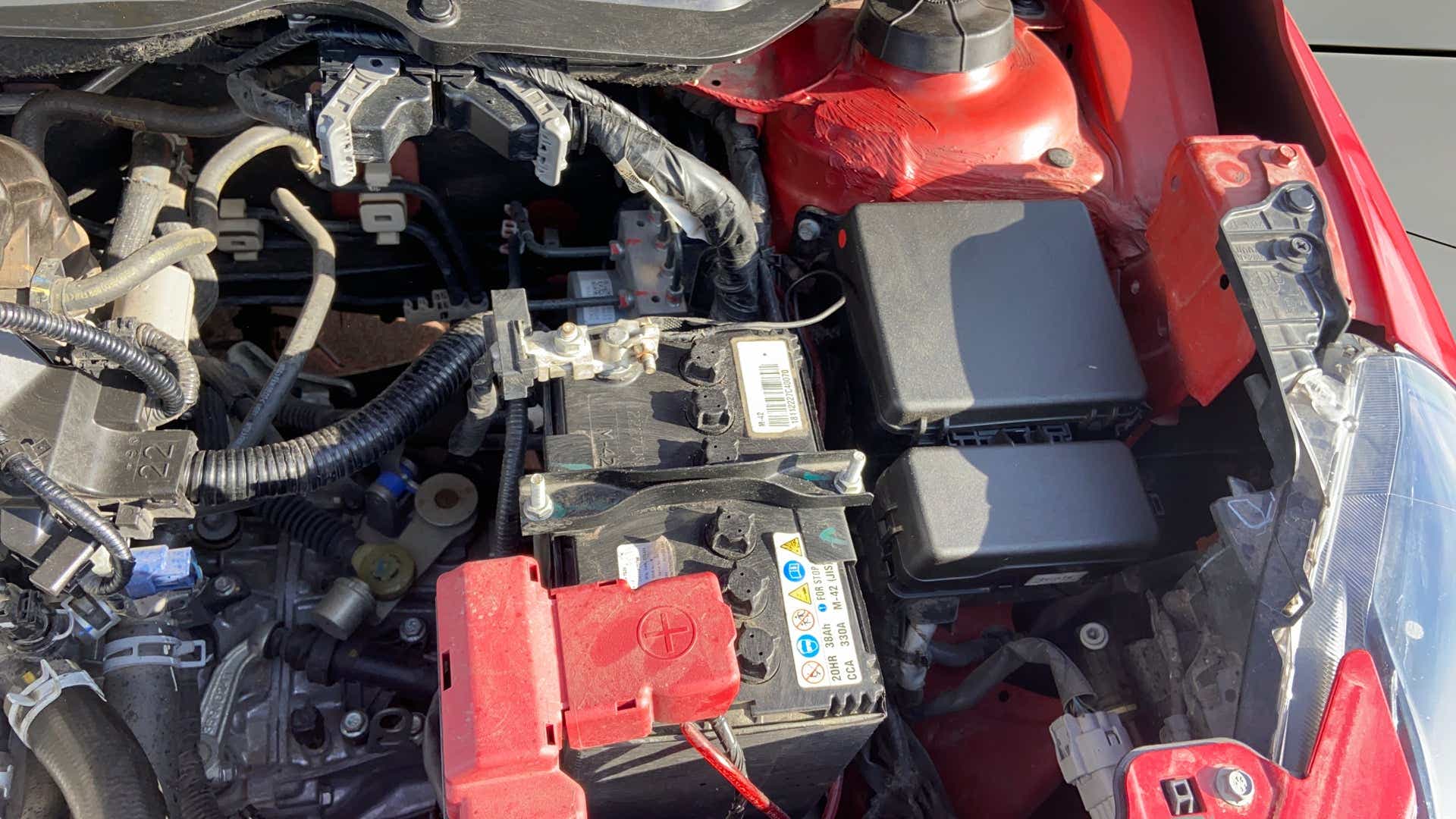 Engine bay view of a Maruti Suzuki Swift