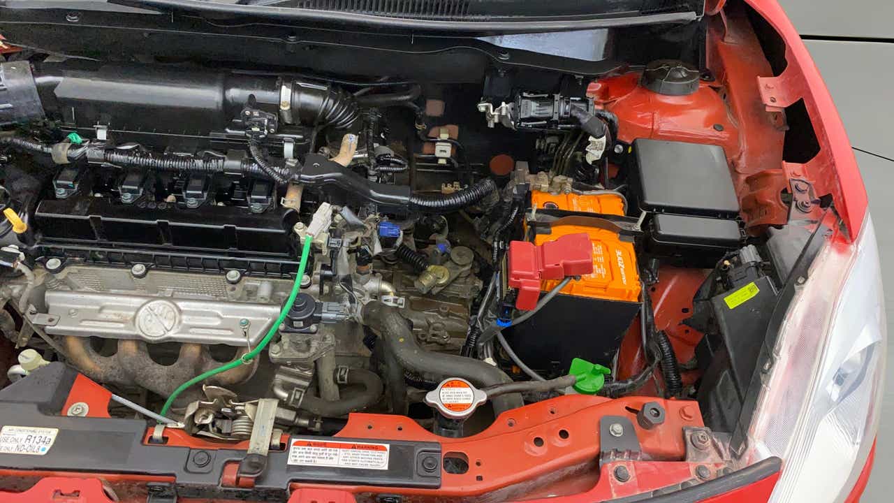 Engine bay of a Maruti Suzuki Swift 2021 - 2023