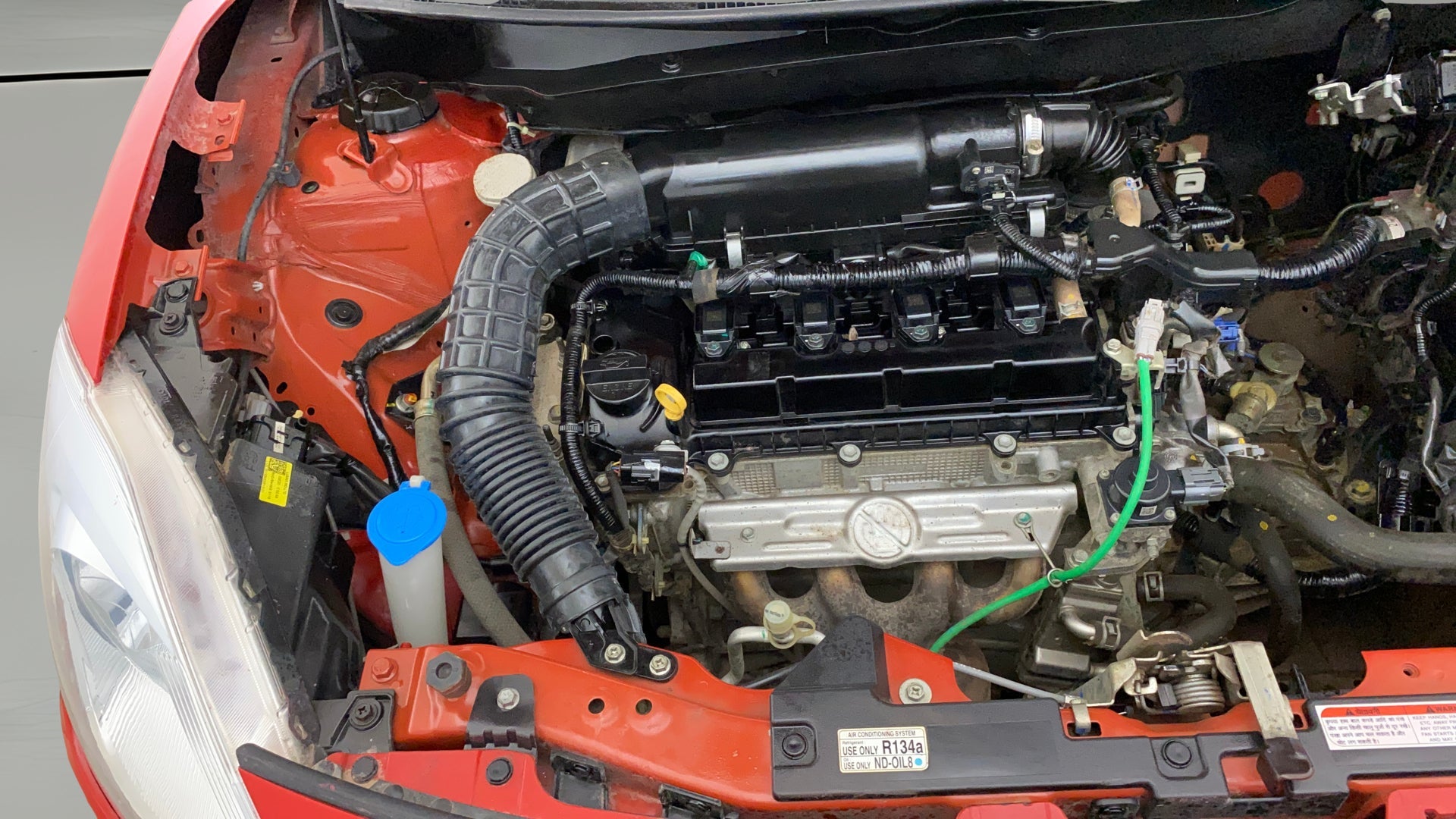Engine bay of a maruti suzuki swift 2021 - 2023
