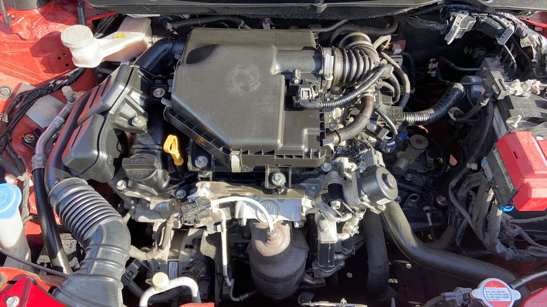 Engine bay of a Maruti Suzuki Swift