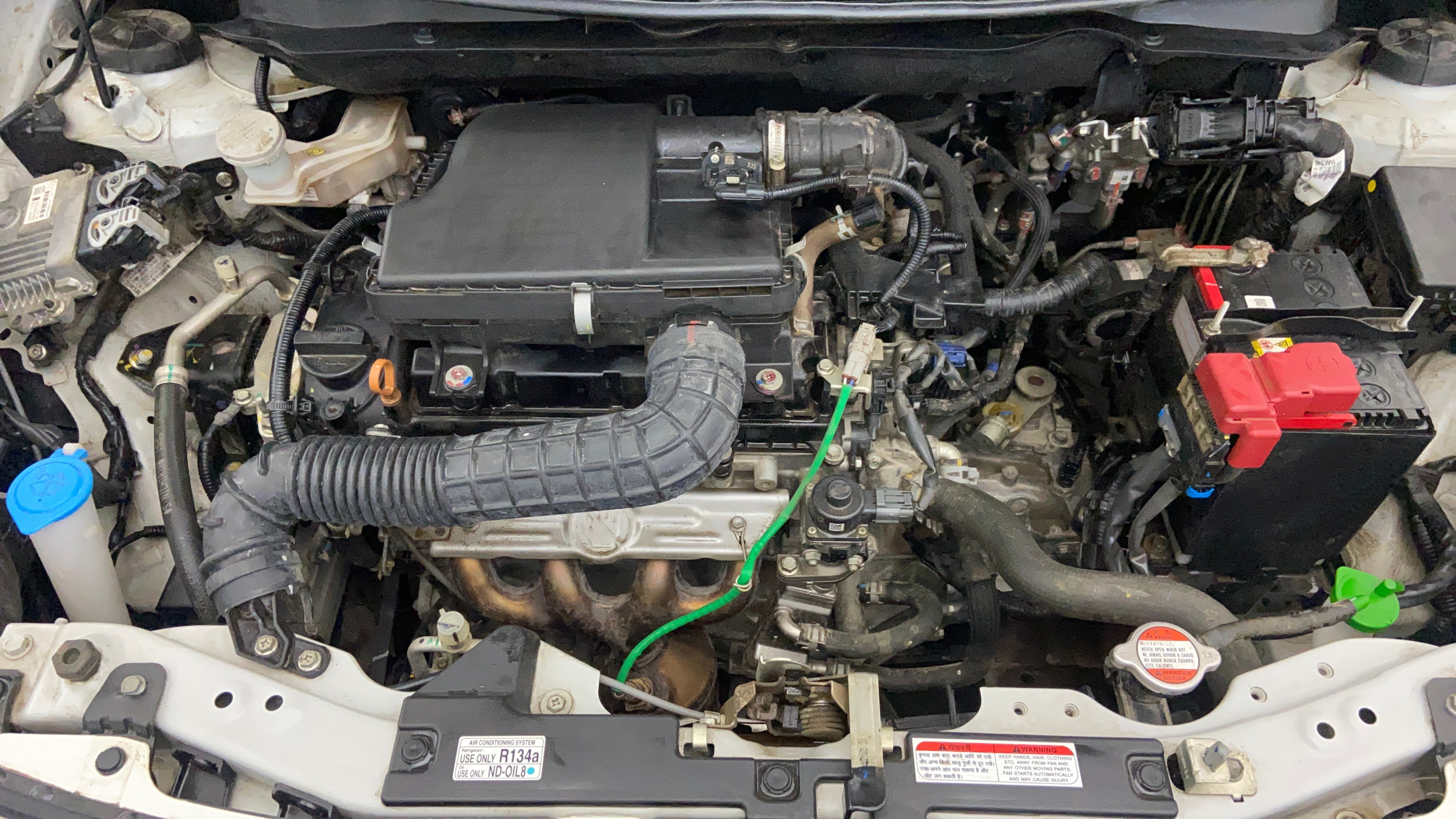 Engine bay view of a Maruti Suzuki Swift