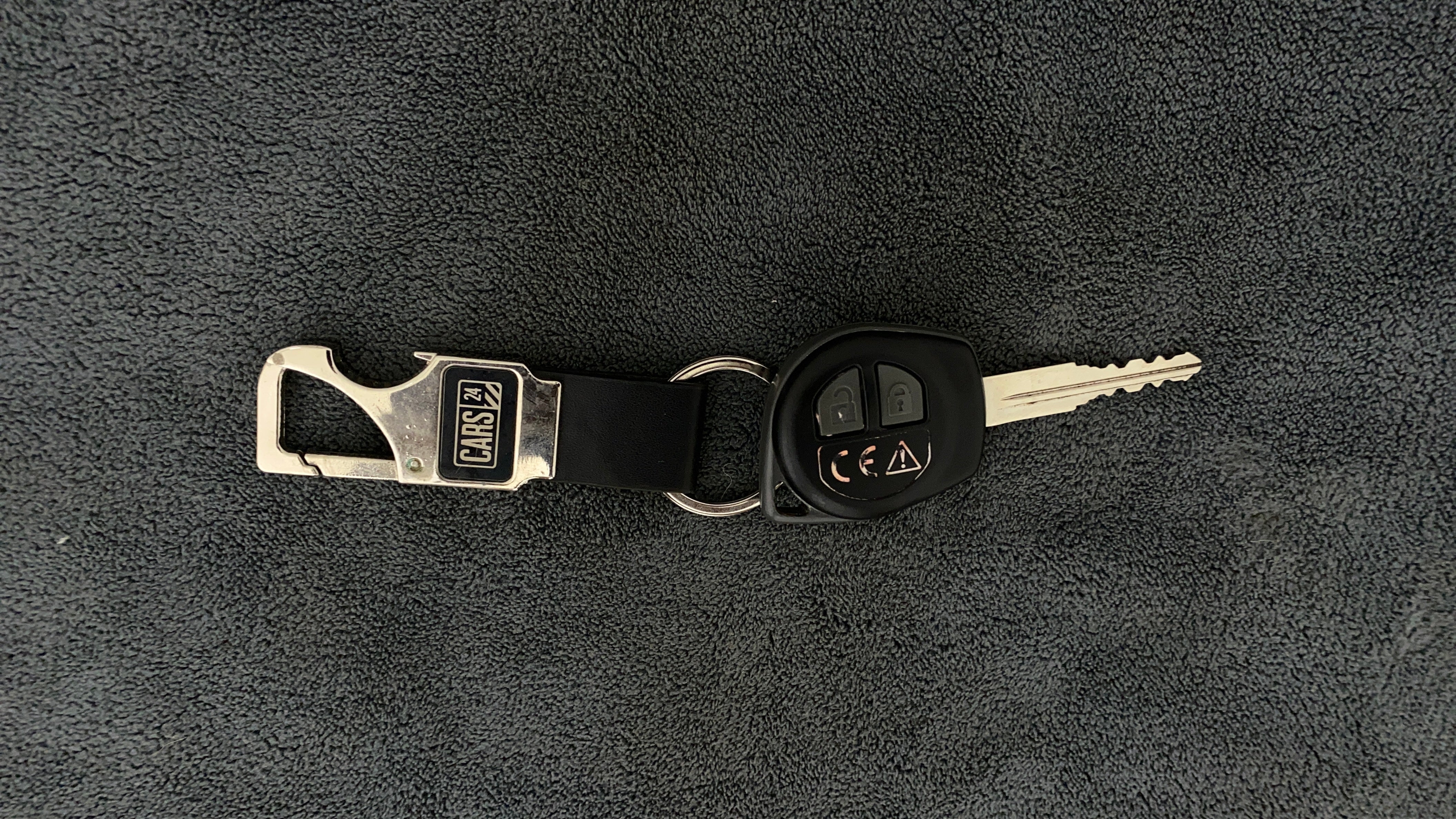Car key with remote of a Maruti Suzuki Swift 2021 - 2023