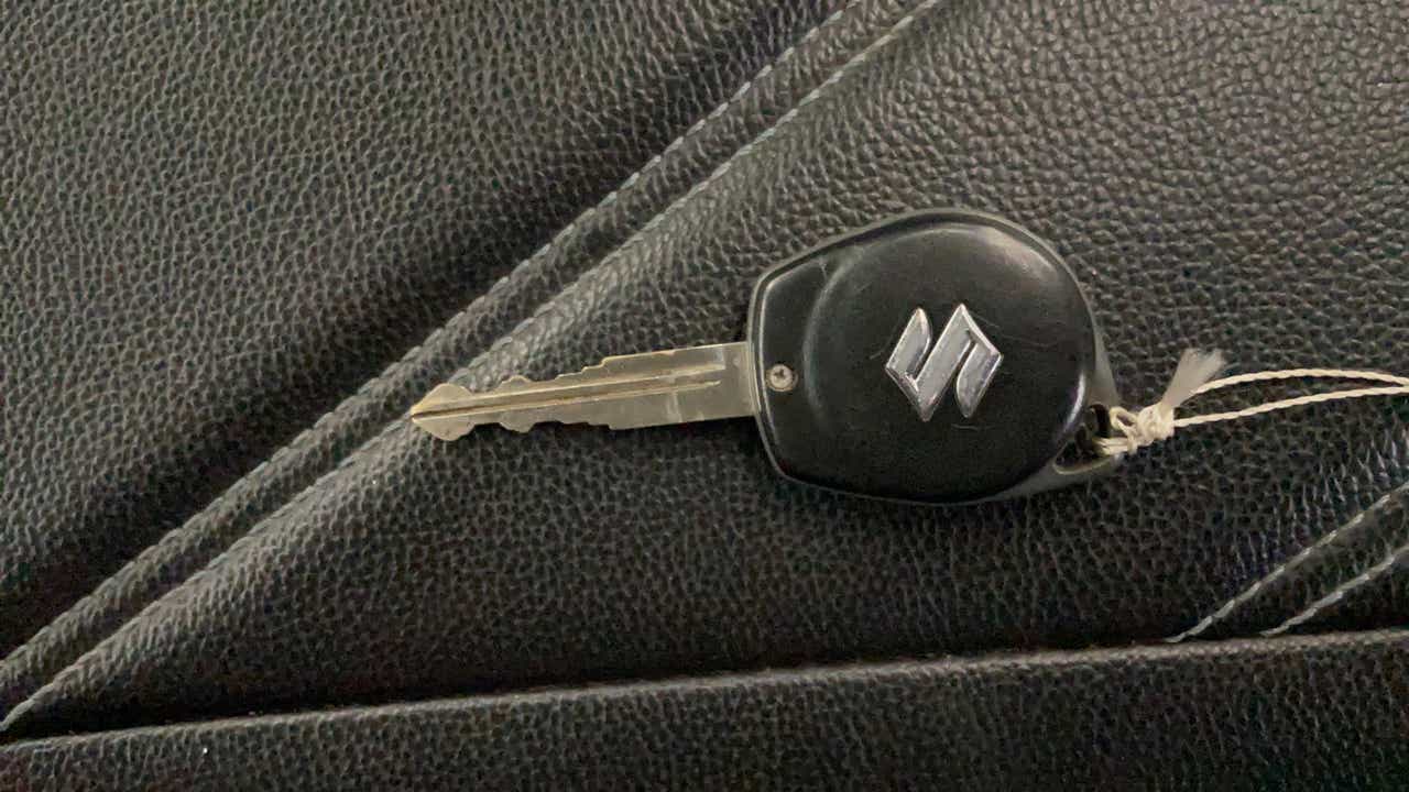 Close-up of a Maruti Suzuki Swift key