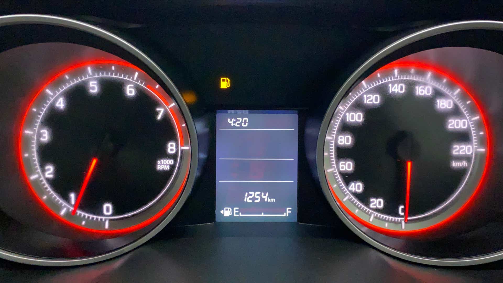 Instrument cluster of a Maruti Suzuki Swift 2021 - 2023