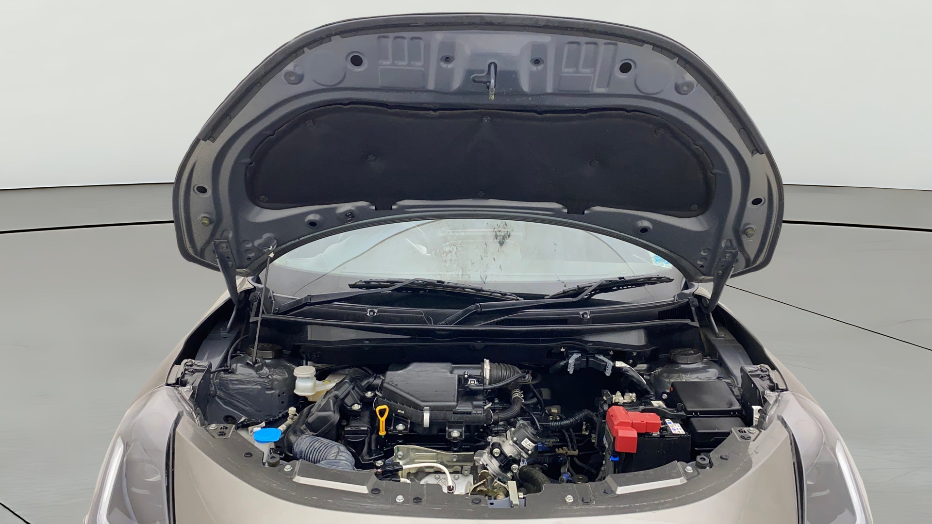 Engine bay view of a Maruti Suzuki Swift