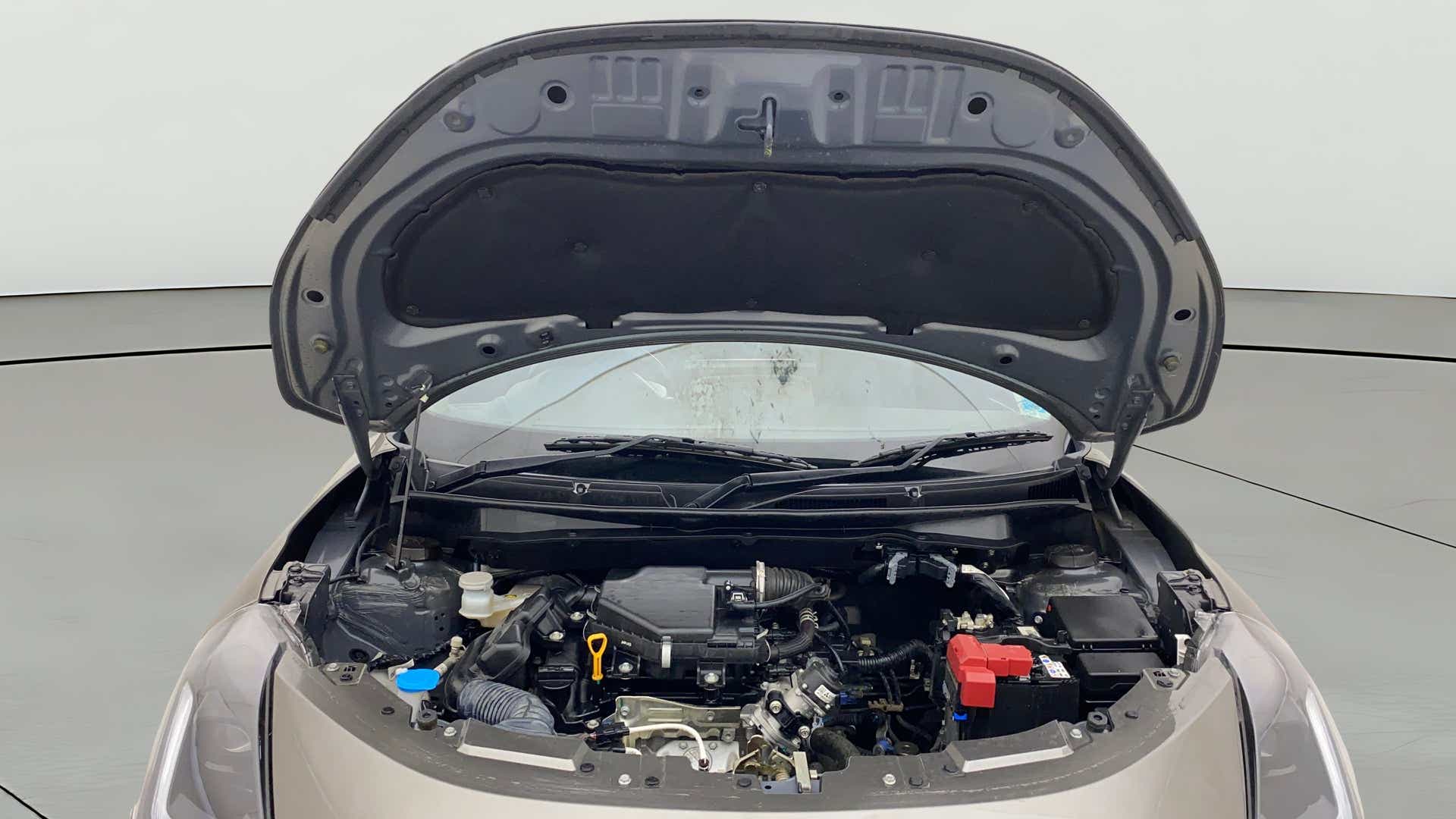 Engine bay view of a Maruti Suzuki Swift
