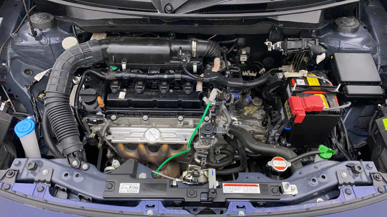 Engine bay of a Maruti Suzuki Swift 2021 - 2023