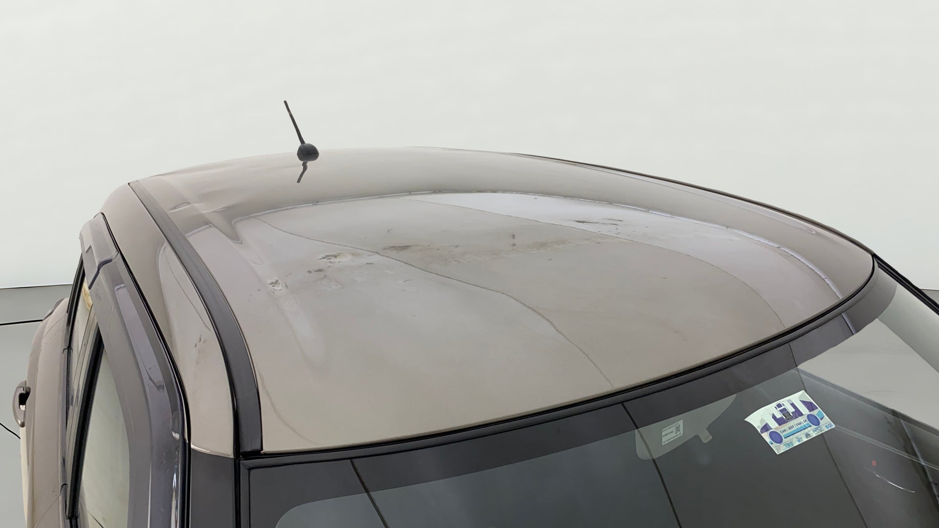 Roof view of a Maruti Suzuki Swift