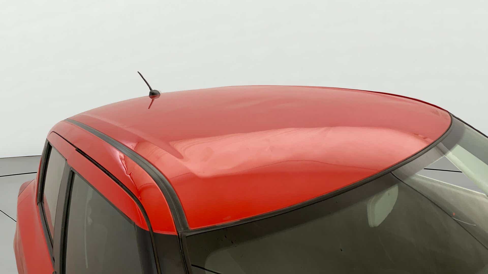 Roof view of a Maruti Suzuki Swift 2021 - 2023