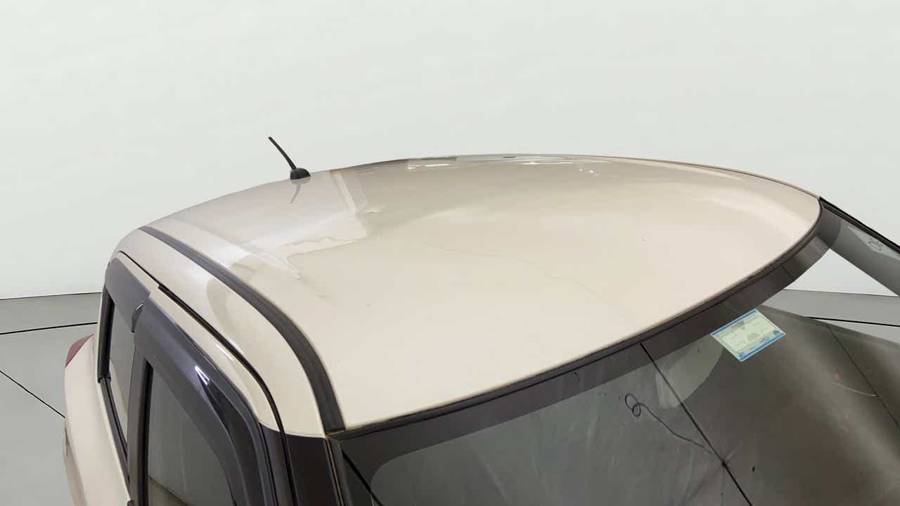 Roof view of a Maruti Suzuki Swift