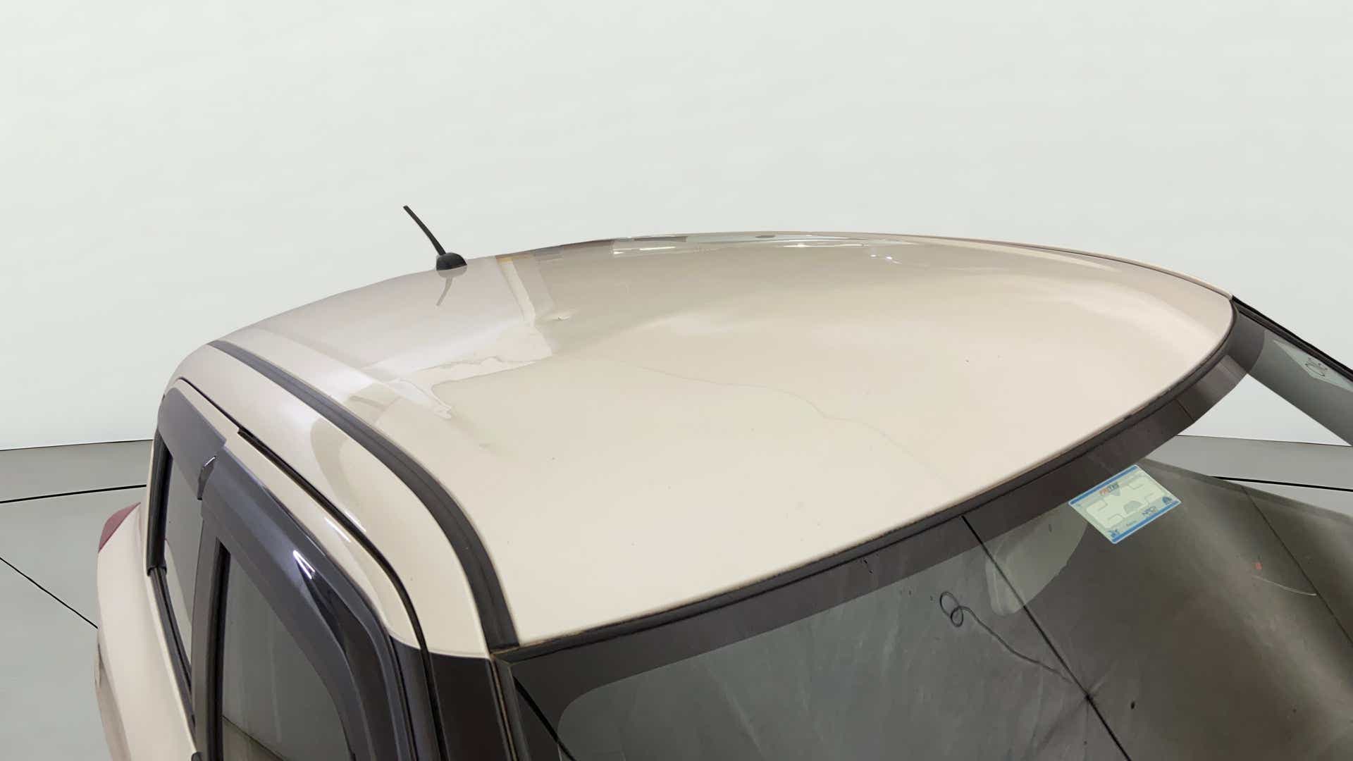 Roof view of a Maruti Suzuki Swift