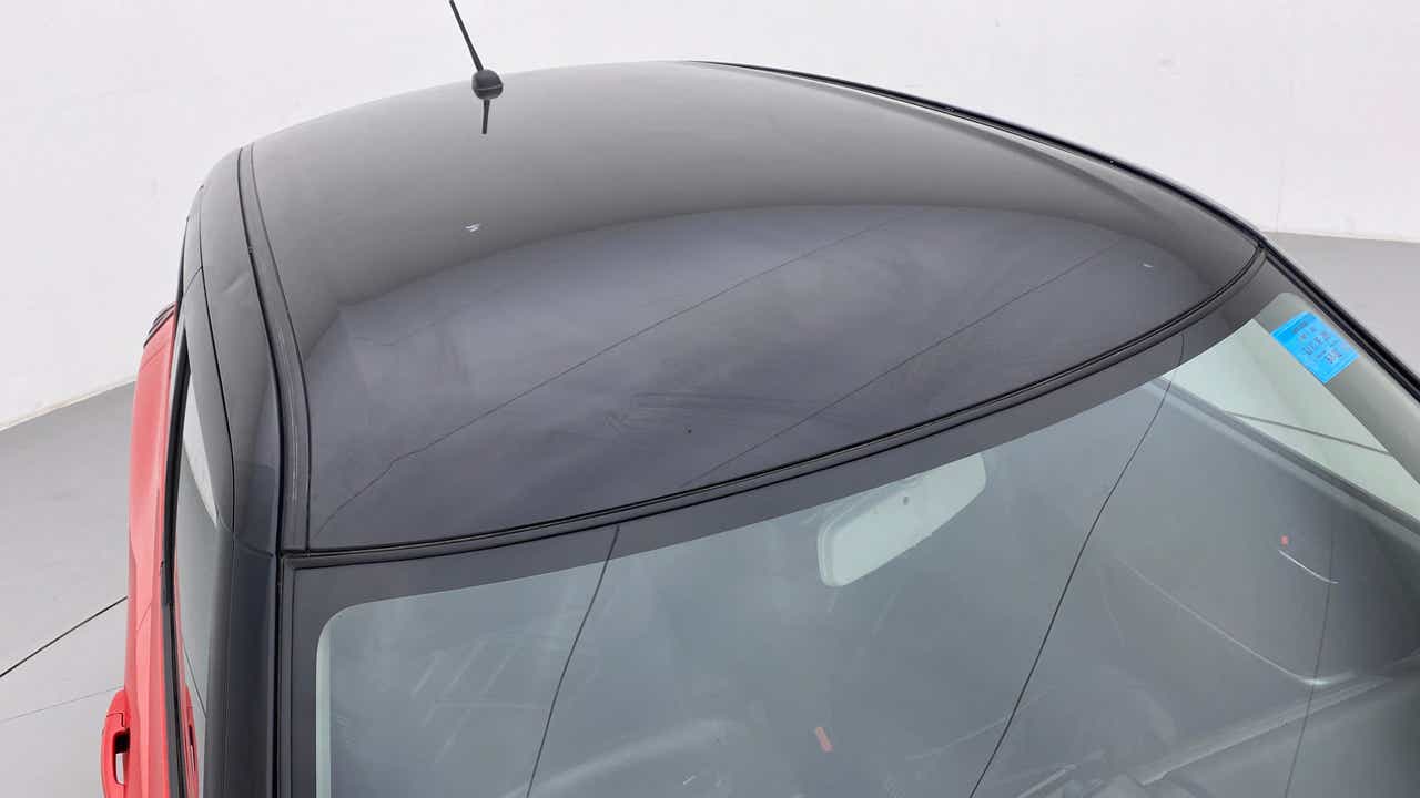 Roof view of a maruti suzuki swift 2021 - 2023