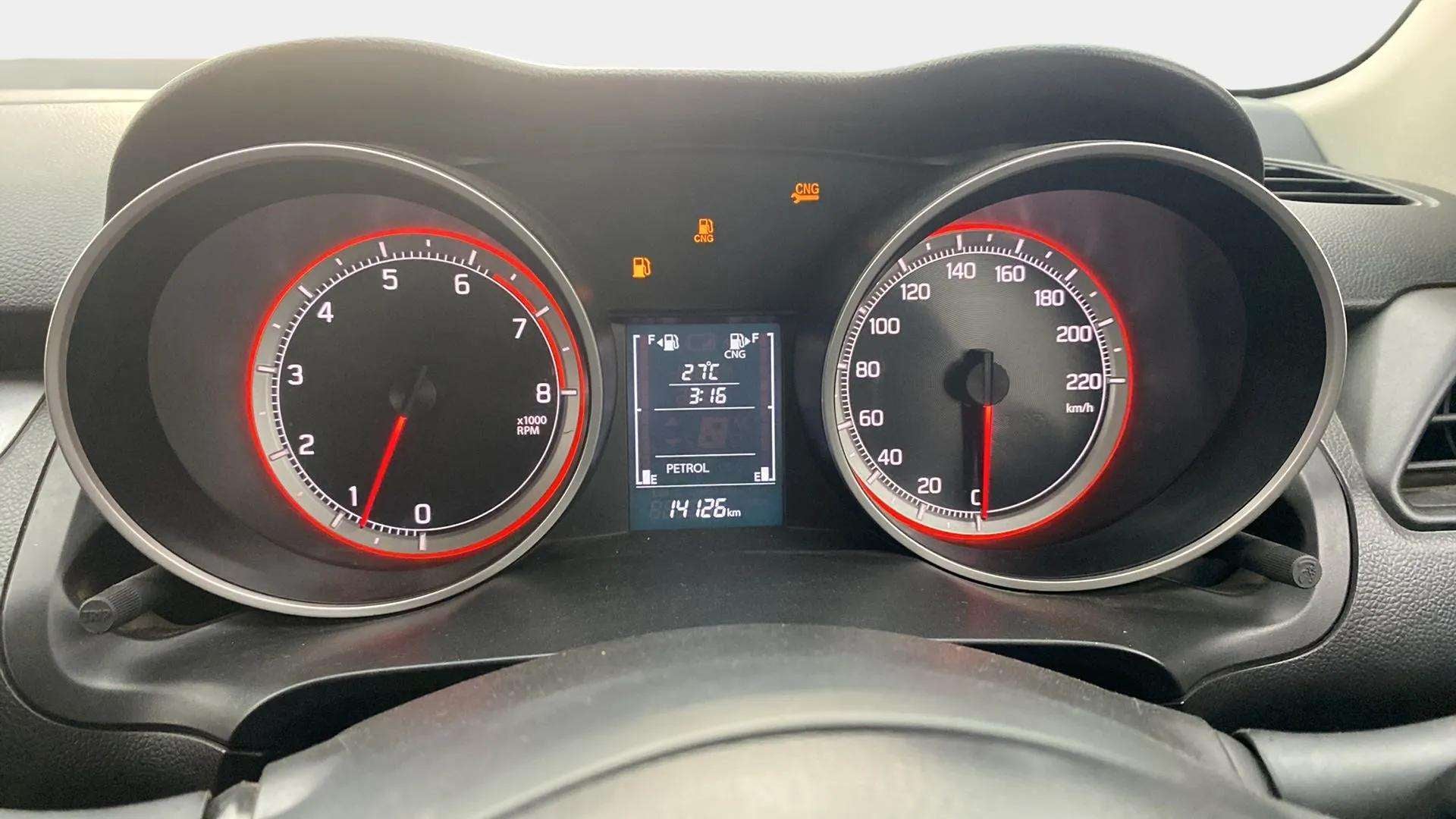 Instrument cluster of a Maruti Suzuki Swift 2021 - 2023