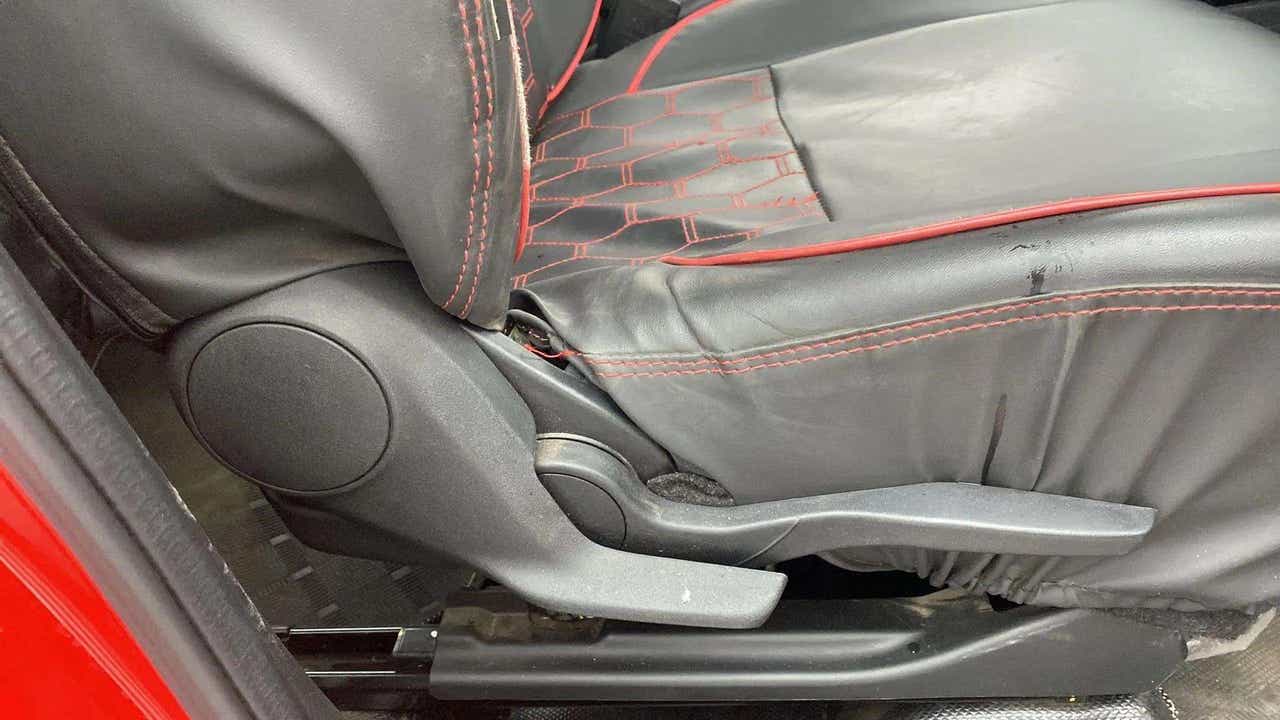 Front seat adjustment lever of a Maruti Suzuki Swift 2021 - 2023