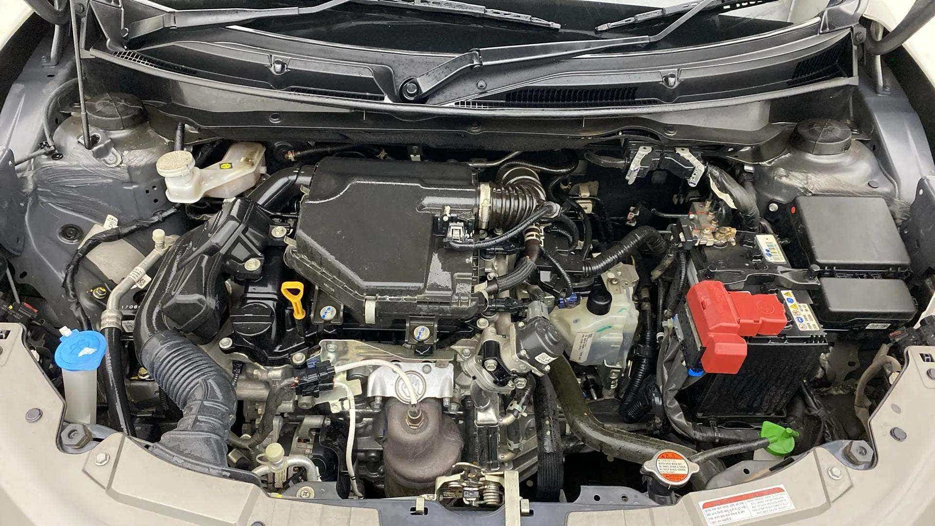 Engine bay of a Maruti Suzuki Swift