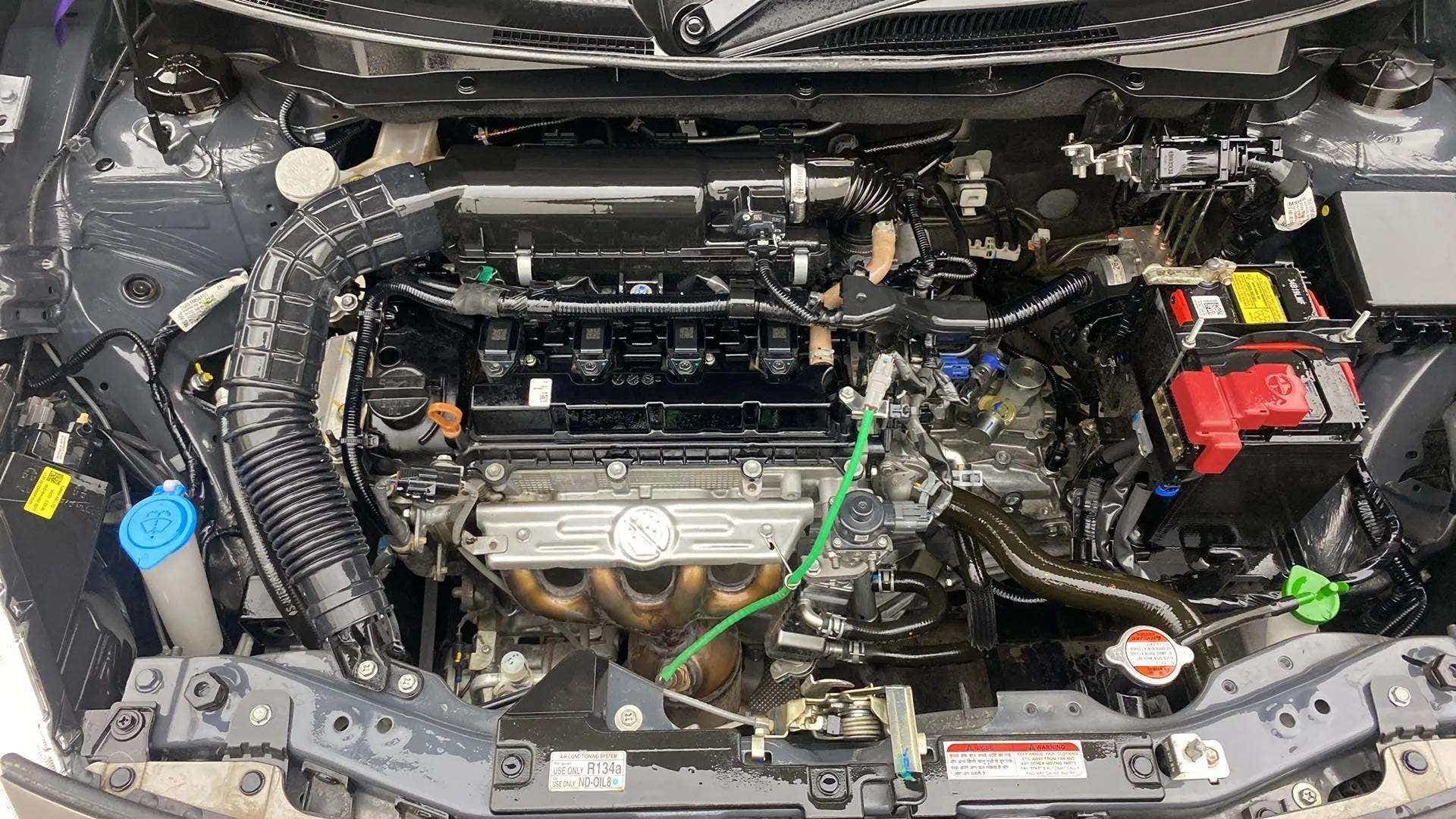 Engine bay of a Maruti Suzuki Swift 2021 - 2023