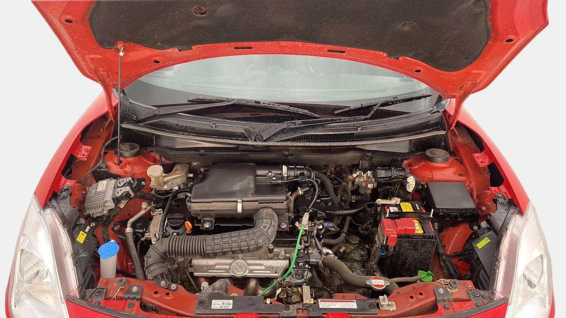 Engine bay of a maruti suzuki swift 2021 - 2023