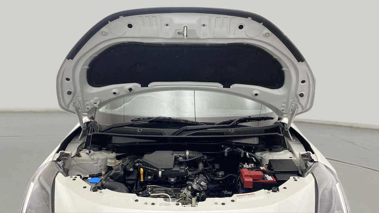 Engine bay of a Maruti Suzuki Swift