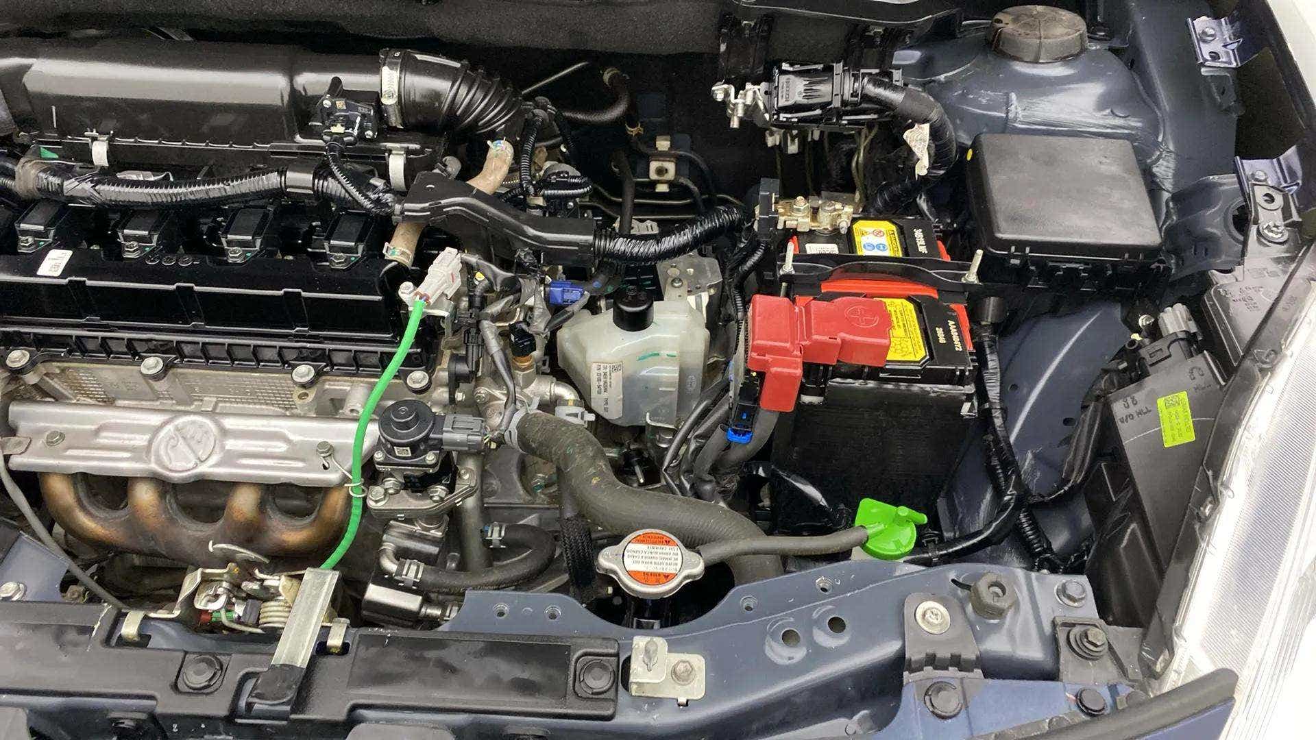 Engine bay view of a Maruti Suzuki Swift