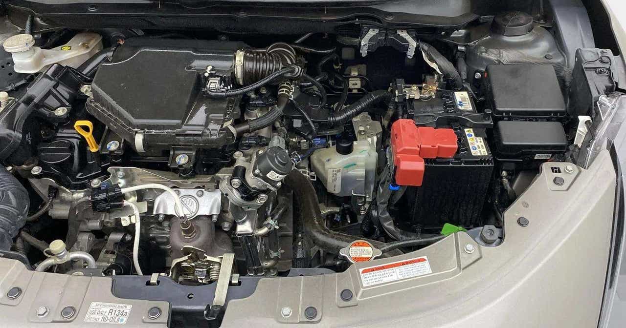 Engine bay view of a Maruti Suzuki Swift