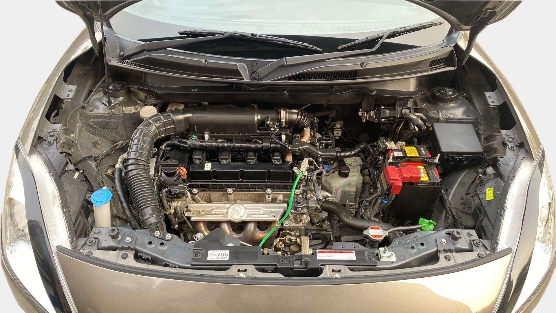 Engine bay of a Maruti Suzuki Swift 2021 - 2023