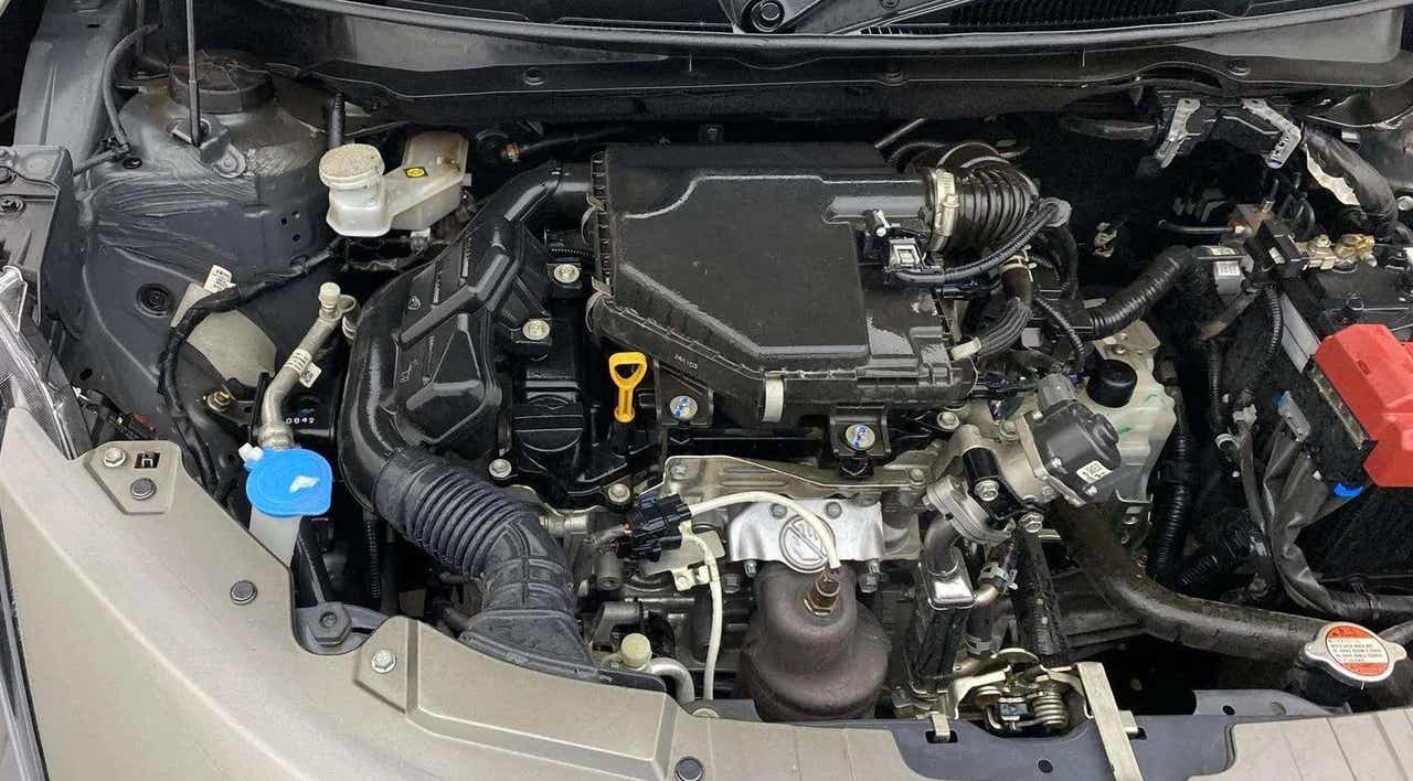 Engine bay of a Maruti Suzuki Swift