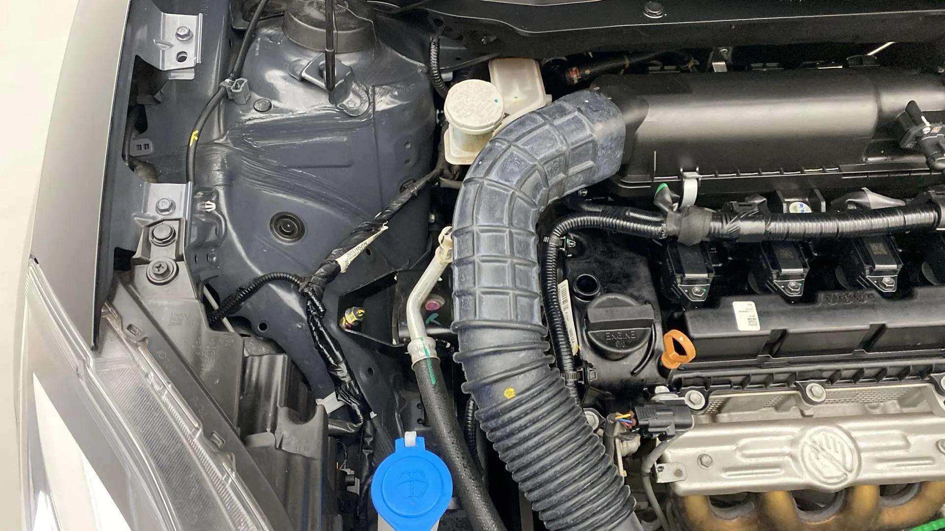 Engine bay view of a Maruti Suzuki Swift
