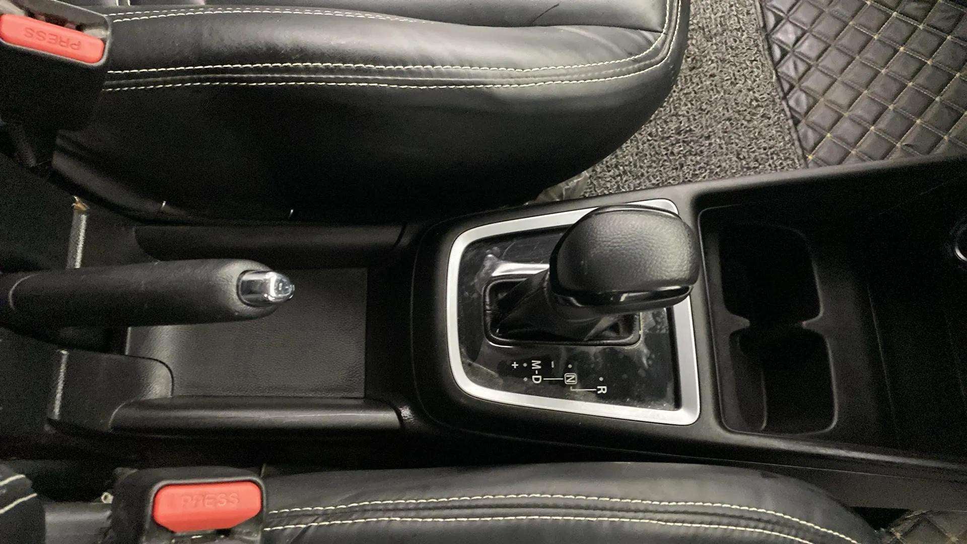 Gear lever and center console of a Maruti Suzuki Swift