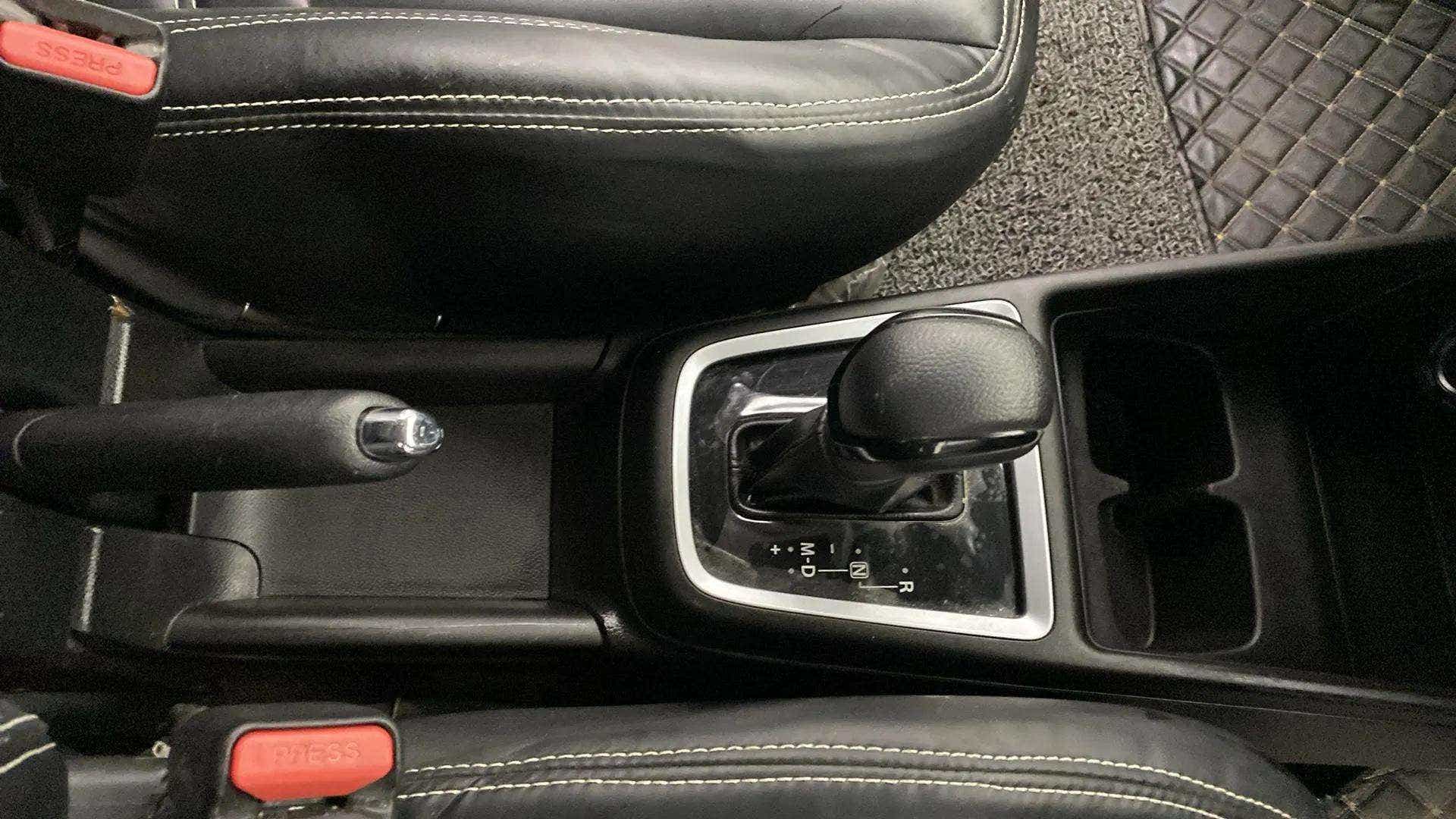 Gear lever and center console of a Maruti Suzuki Swift