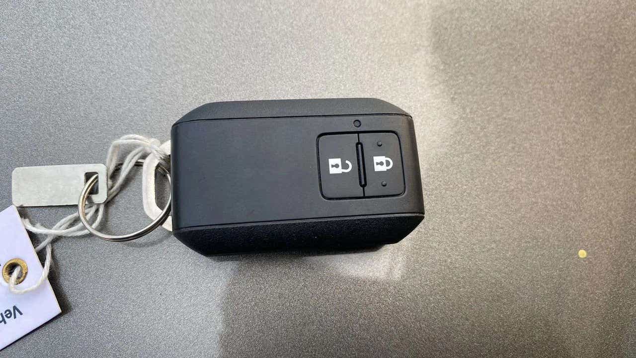 Car key fob of a maruti suzuki swift 2021 - 2023