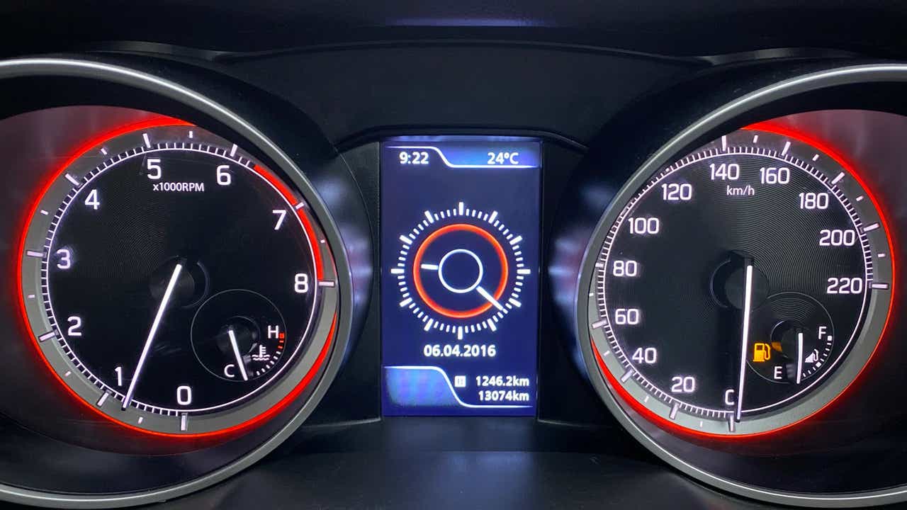 Instrument cluster of a Maruti Suzuki Swift 2021 - 2023
